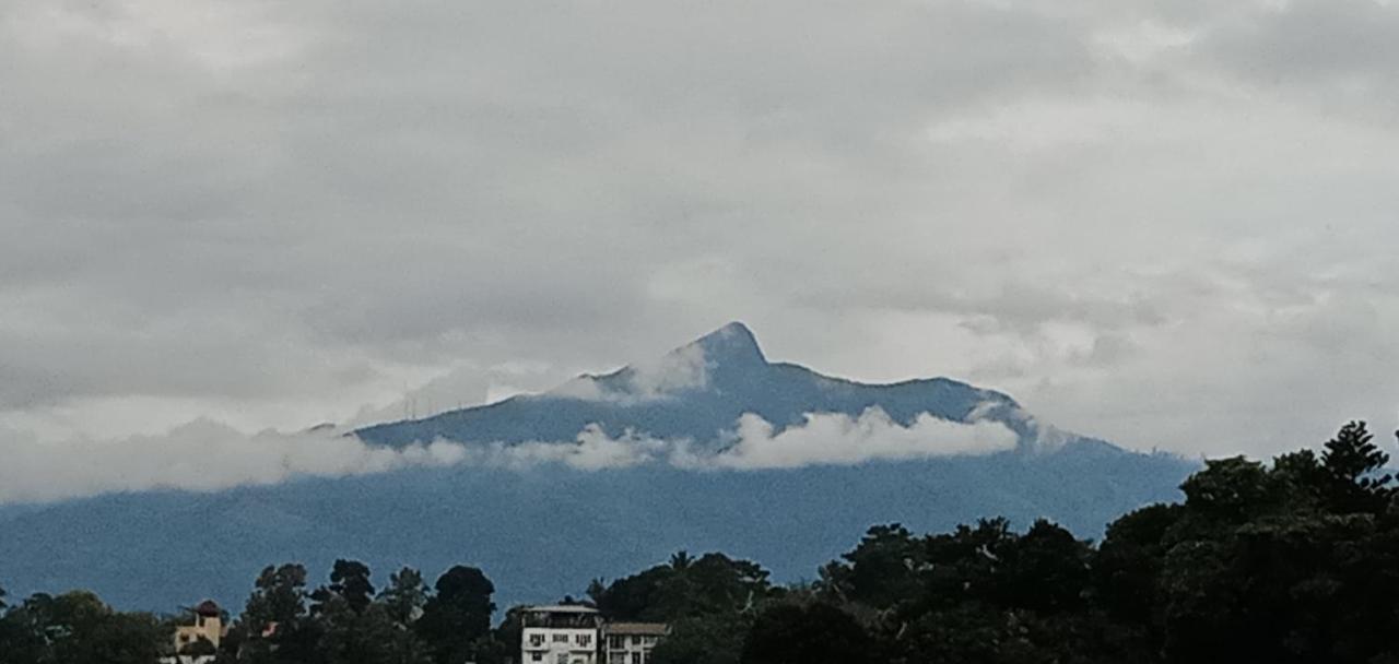 The Tenthola Kandy Eksteriør billede